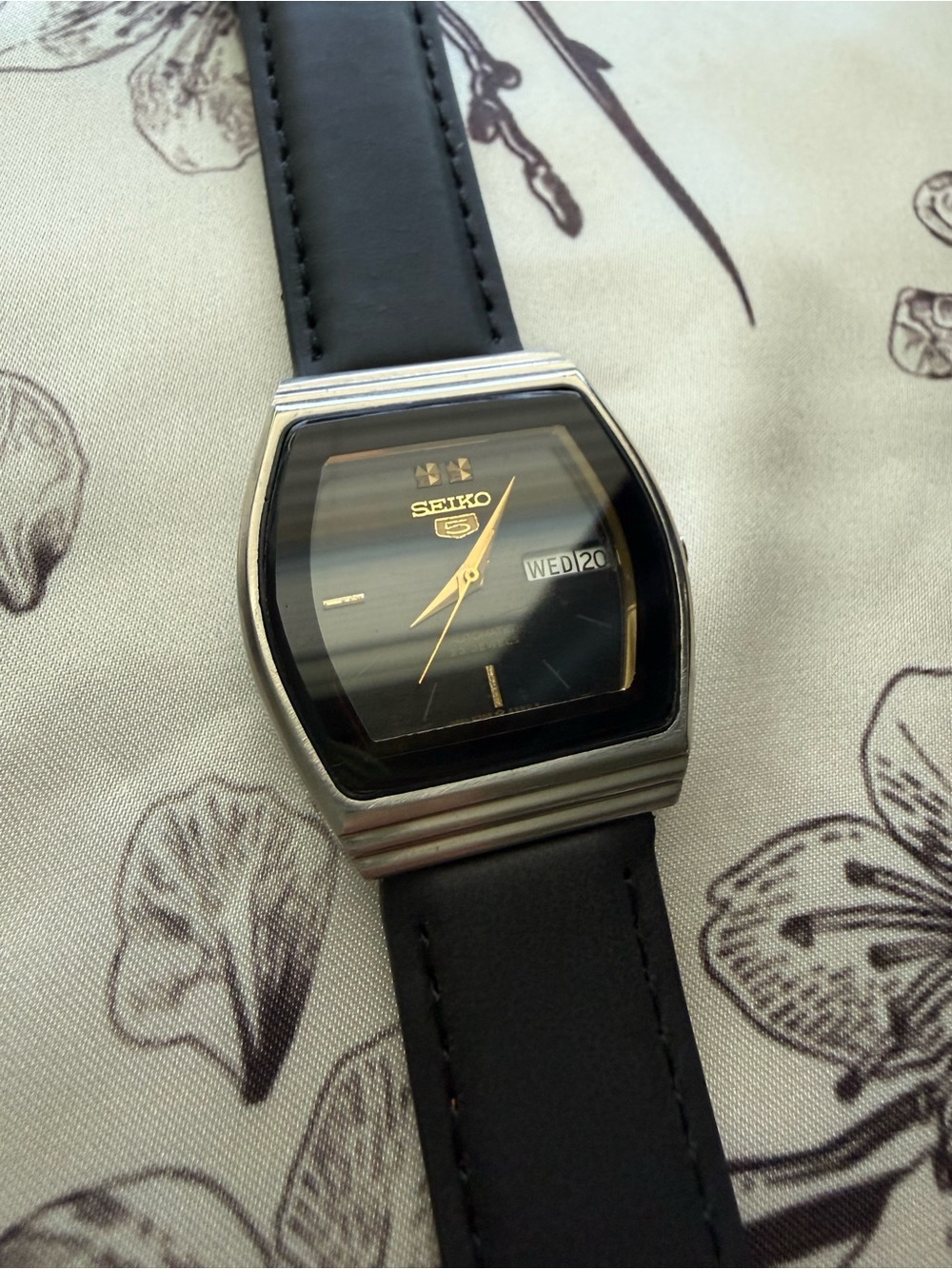 Vintage 1986 Seiko 5 TV Dial Daydate RARE UAE Import 23J Automatic Watch - Picture 4 of 7